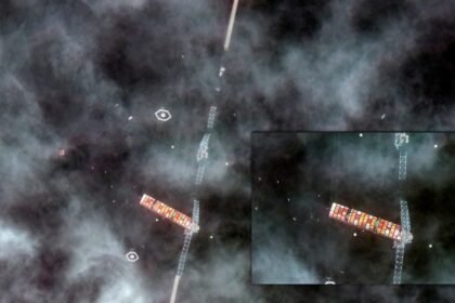 Montagem com imagens de satélite da ponte que caiu em Baltimore