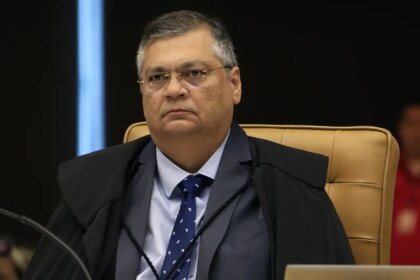 Dino rejeita recurso de Bolsonaro contra multa mil aplicada pelo TSE