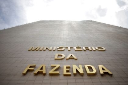 Fazenda mantém projeção de PIB em 2,2% em 2024 e inflação em 3,5%