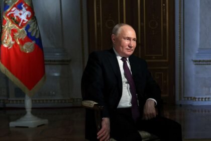 Vladimir Putin vence eleição presidencial na Rússia e garante mais seis anos no poder