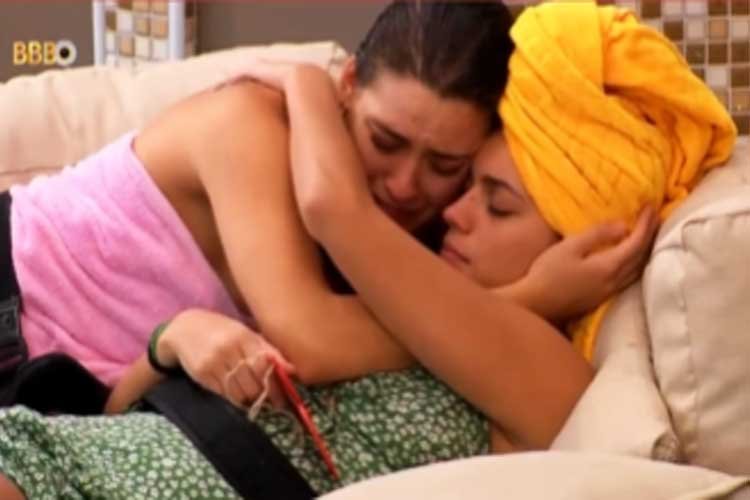 BBB24: Beatriz tem crise de choro e precisa ser amparada: ‘Muito medo’