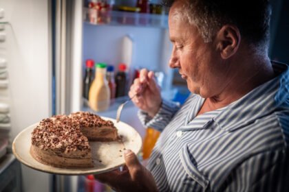 Entenda por que, segundo estudos, você deve evitar comer tarde da noite – iStock/Getty Images