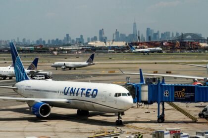 Aeroportos param após terremoto em Nova York; autoridades alertam para tremores secundários