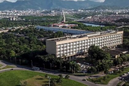 Aos 150 anos, Escola Politécnica da UFRJ vira patrimônio do Rio