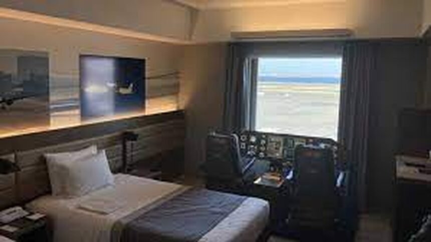 Companhia aérea do Japão cria quarto de hotel que simula cockpit de avião | Empresas