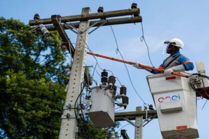 Falta de energia na região central de São Paulo completa 24 h e Enel instala geradores | Brasil