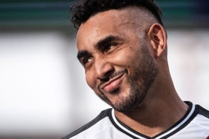 Payet sofre lesão no joelho e desfalca o Vasco; veja o tempo de recuperação