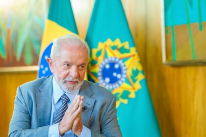 Sem citar Musk, Lula critica “bilionário fazendo foguete”: “Tem de viver aqui”