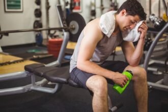 Álcool interfere na prática de exercícios e nos resultados do treino; entenda como